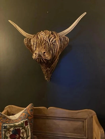 1 wall-mounted cow head sculpture
